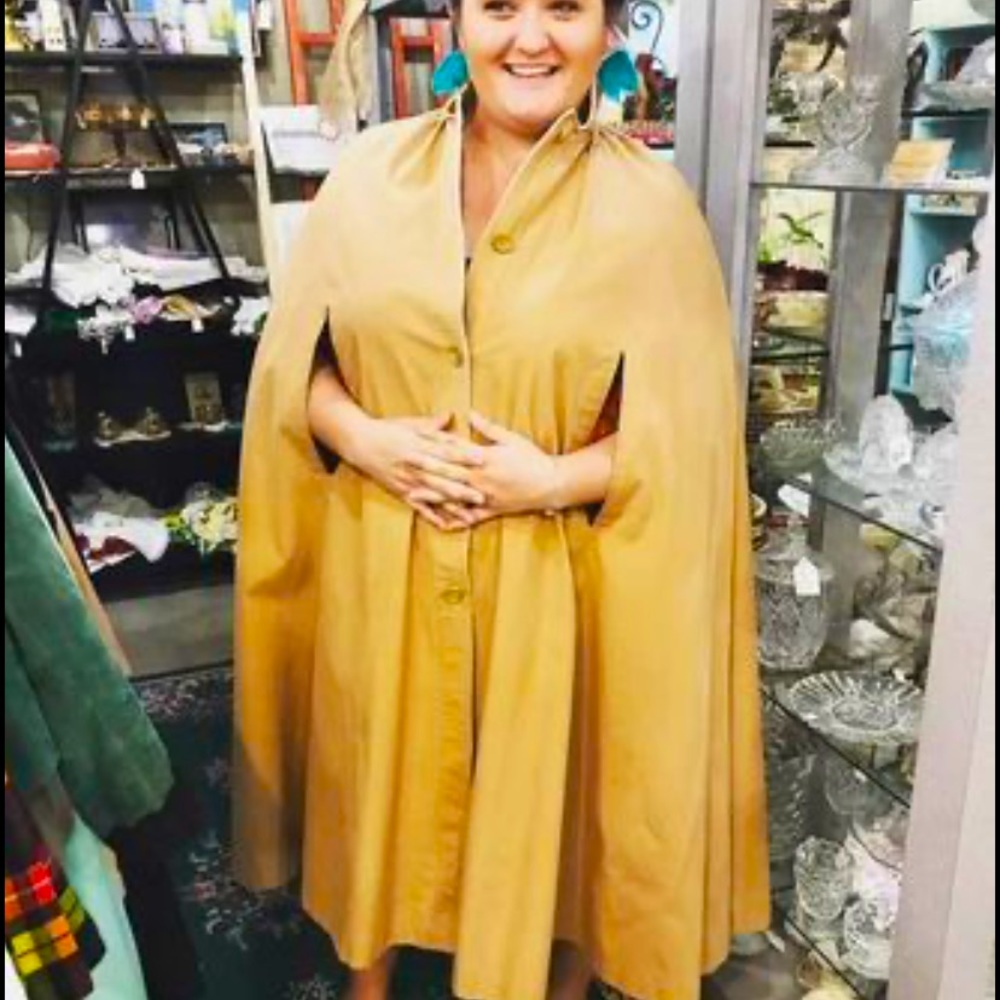 Vintage cape jacket from the 50’s/60’s.